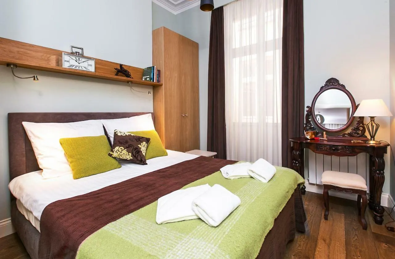 Old Town Brigue Apartment By Otium Kraków Polska